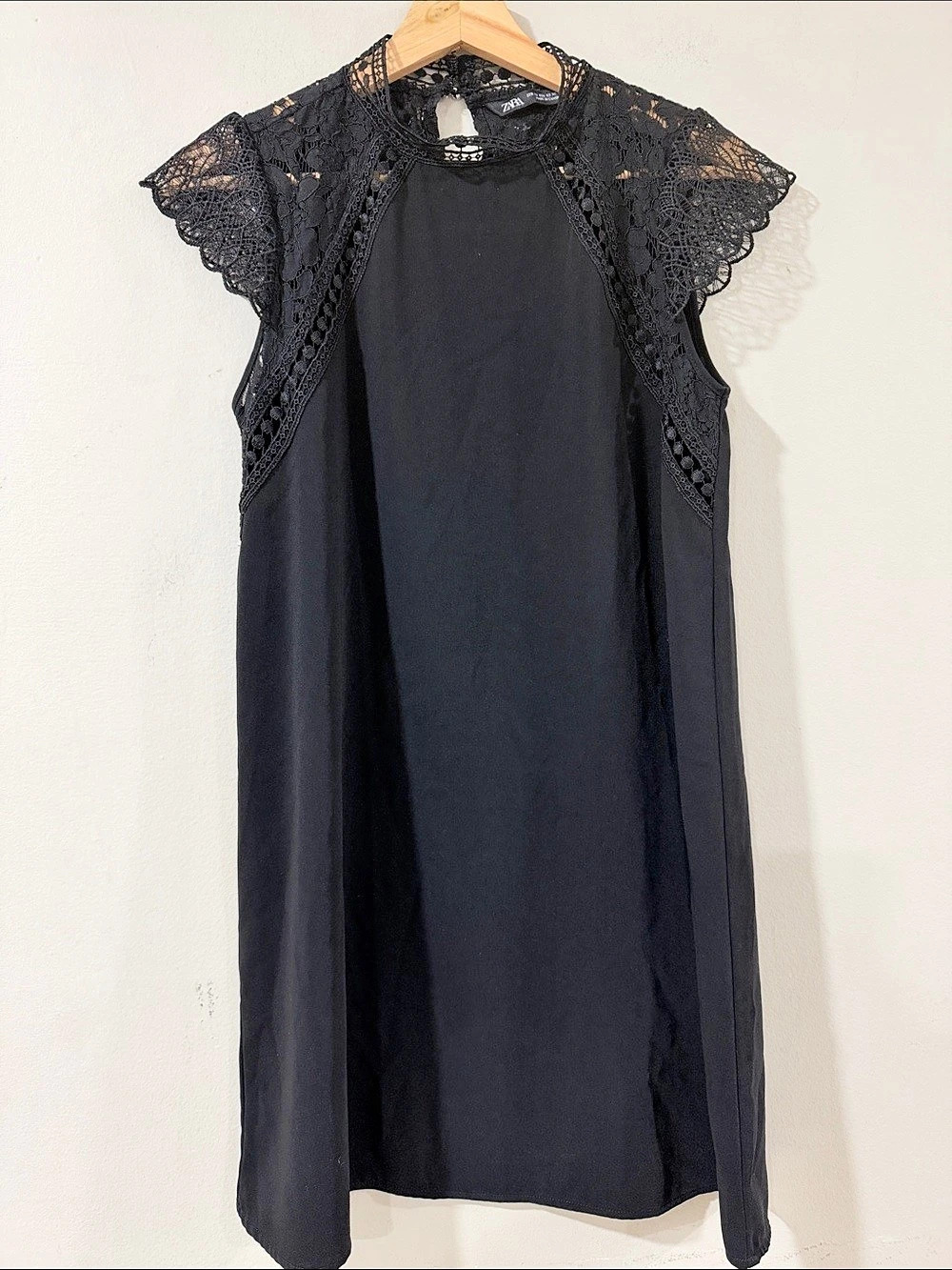 Zara Black Lace Sleeve Mini Dress Size XS Like New
